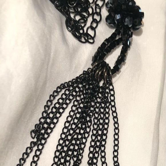 black chain with dark blue faceted beads and black tassel - Picture 5 of 7